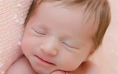 Neugeborenenfotos von der kleinen Enna im Babyfotostudio in Dortmund Oespel