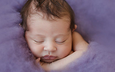 Neugeborenenfotos Dortmund | Babyfotos im Fotostudio | Lamiya | 14 Tage alt