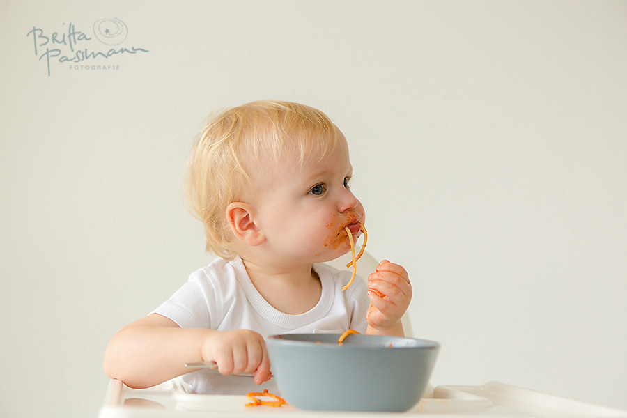 Babyfotos Dortmund Fotoshooting Kinderfotos Bochum alleine Essen Spinat Spaghetti_006