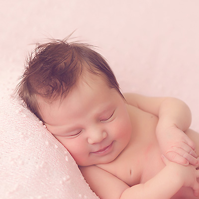 Neugeborenenfotos in Dortmund | Babyfotostudio | Die kleine Bella