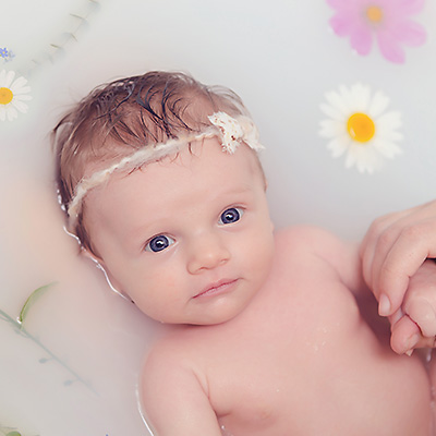 Wellness-Shooting | Babyfotos im Milchbad Dortmund