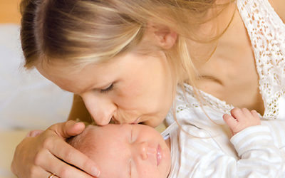 Wie ihr euch immer wieder an die erste Zeit mit eurem Baby zuhause erinnern könnt | Neugeborenenfotoshooting im eigenen Zuhause