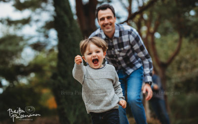Herbstliche Kinderfotos und  Familienfotos draußen in der Natur