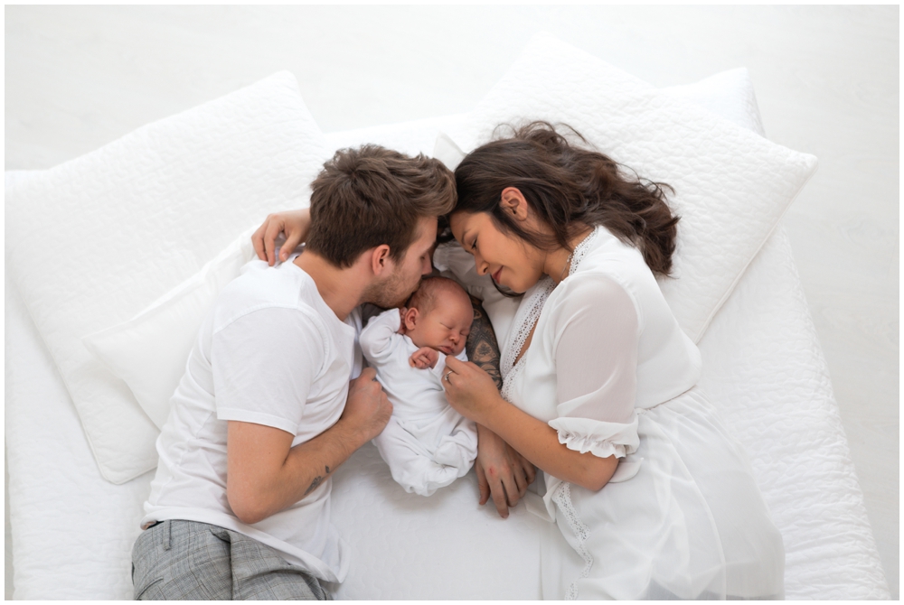 Britta-Passmann-Fotografie_Babyfotografie-Dortmund_Fotograf-Dortmund_Babyfotos-Dortmund_Neugeborenenshooting-Dortmund_Newbornshooting-Dortmund_Fotograf-in-der-Nähe_Fresh48-Shooting-Dortmund_Fresh48-Shooting_Familienfotos-Dortmund_Familienfotos_Babyfotos_Fotoshooting_Newbornshooting_Neugeborenenshooting_Kinderfotos_Kindershooting_Kinderfotos-Dortmund_Kindershooting-Dortmund_Familienshooting-Dortmund_Familienshooting_Babyfotograf-Dortmund_Babyfotograf_Fotoshooting-Ruhrgebiet_Fotoshooting-Westfalen_Fotoshooting-Sauerland-Babyfotos-Sauerland_Neugeborenenfotos-Sauerland_Familienfotos_Sauerland-Fresh48-Shooting-Sauerland_Kinderfotoshooting_Kinderfotoshooting-Dortmund_Fotostudio_Fotostudio-Dortmund