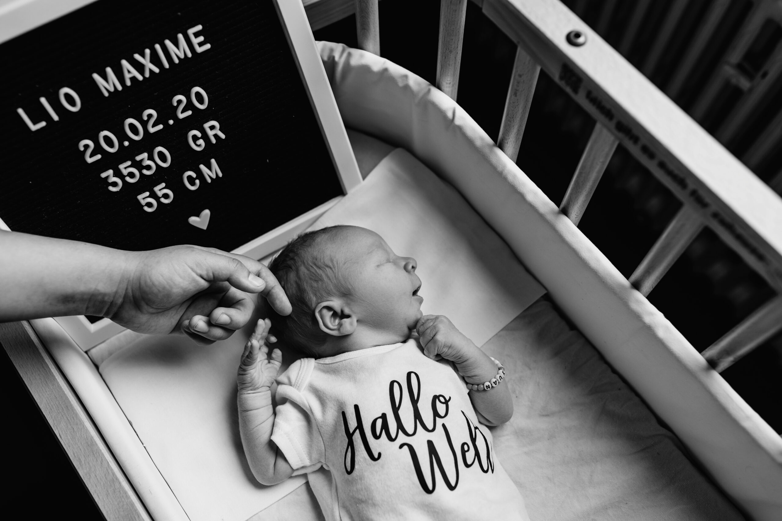 Britta-Passmann-Fotografie-Dortmund-Neugeborenenfotos-Newbornfotos-Babyfotos-Fotoshooting_Fresh48-Shooting_Neugeborenenfotos_im_Krankenhaus Britta-Passmann-Fotografie-Dortmund-Neugeborenenfotos-Newbornfotos-Babyfotos-Fotoshooting_Fresh48-Shooting_Neugeborenenfotos_im_Krankenhaus