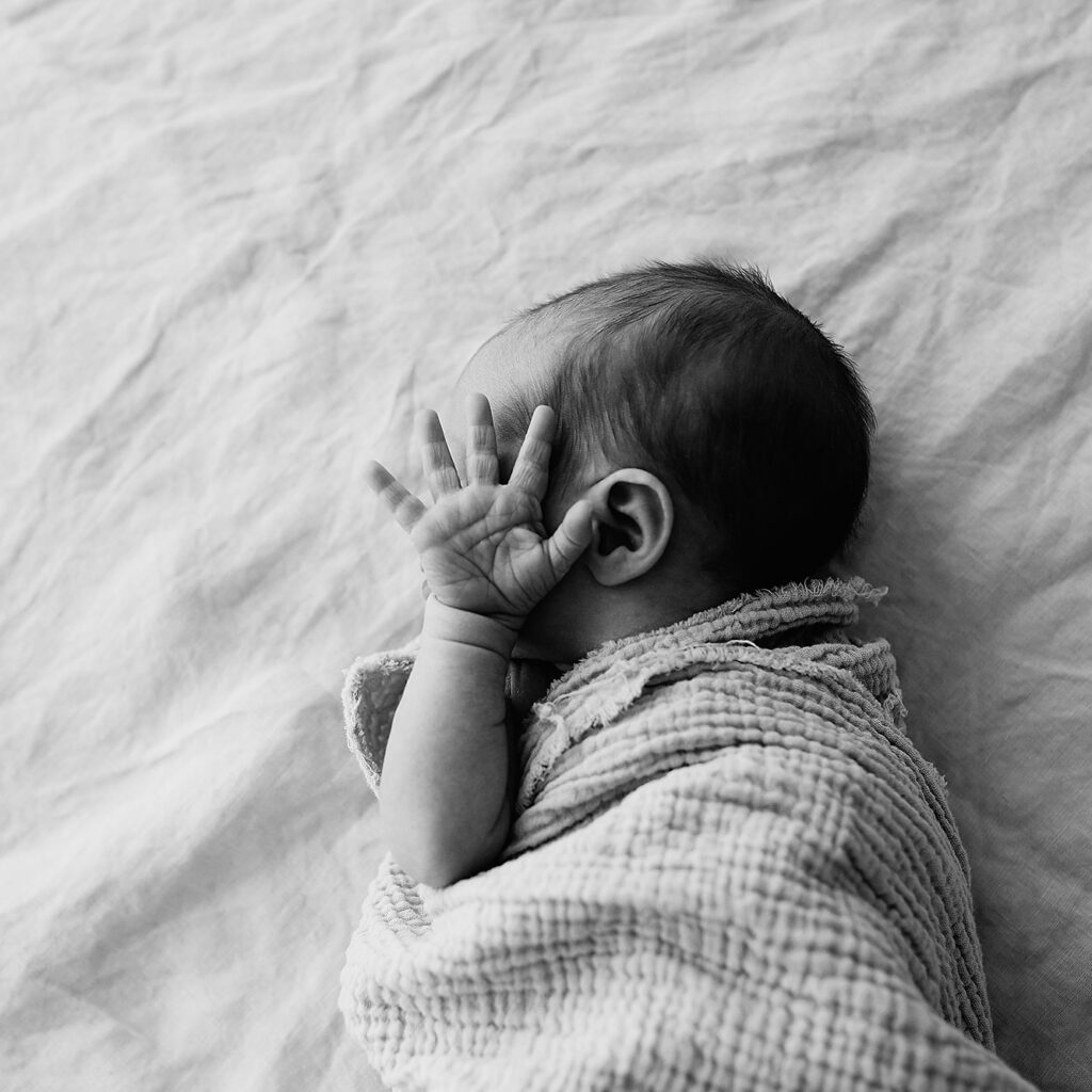 Britta-Passmann-Fotografie-Dortmund-Neugeborenenfotos-Newbornfotos-Babyfotos-Fotoshooting_Fresh48-Shooting_Neugeborenenfotos_im_Krankenhaus